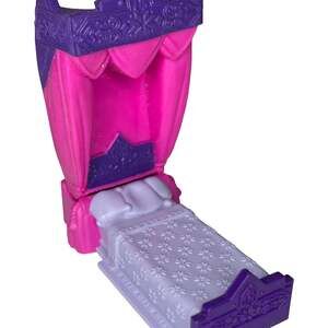 Disney Frozen 2 Pop Adventures Bedroom Playset Elsa Mini Canopy Bed